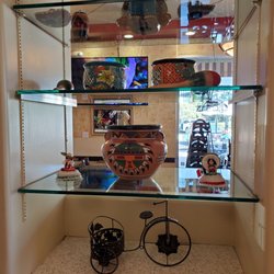 Taqueria El Carnaval - Fun decor
