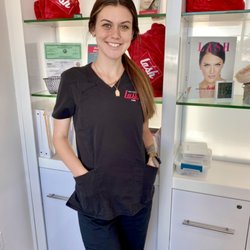 Amazing Lash Studio - Savannah is a Master stylist and trainer who is trained in Classic, Volume & Featherweight Volume lash extensions!