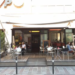 Cafe Brennpunkt - Von außen auf der Sonnenseite des Lebens