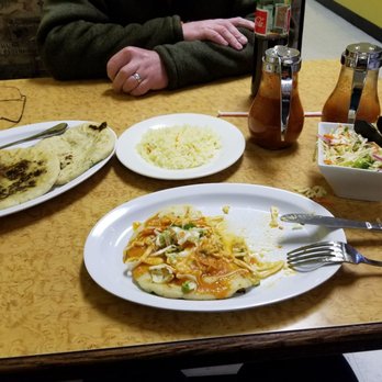 Pupusas Paradise - 3 pupusas ,squash with cheese, side of rice,Curtido  (spicy cabbage slaw)...Mmmmmm - Salvadoran Near Me - Aurora, Colorado
