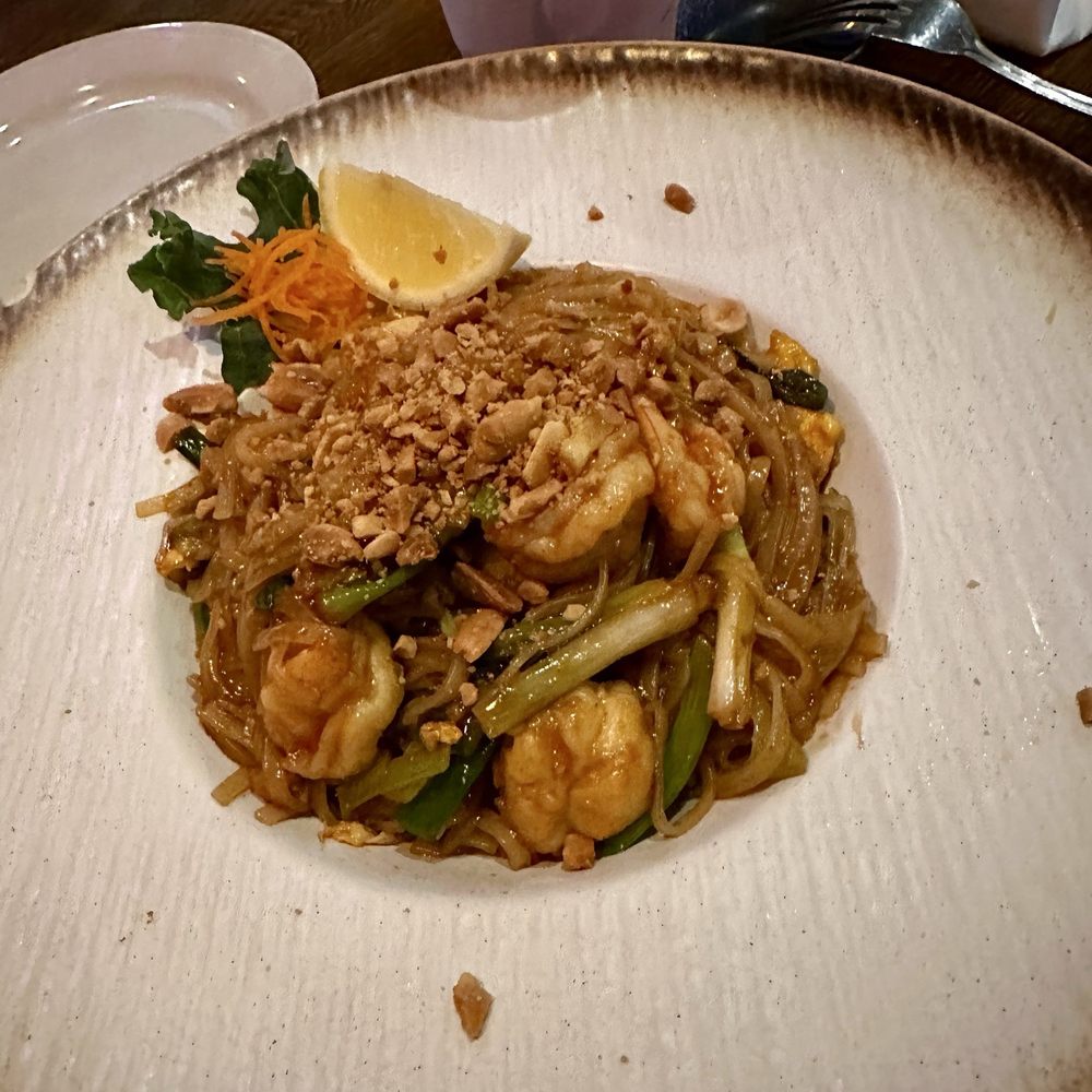Funami Asian Bistro - Shrimp Pad Thai - Sushi Bars Near Me - Wellington, Florida Funami Asian Bistro - Shrimp Pad Thai - Sushi Bars Near Me - Wellington, Florida