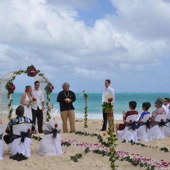 Sweet Hawaii Wedding - Wedding Planning Near Me - Honolulu, Hawaii Sweet Hawaii Wedding - Wedding Planning Near Me - Honolulu, Hawaii