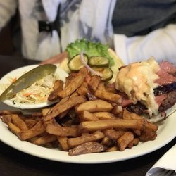Benny’s All day Resto Bar