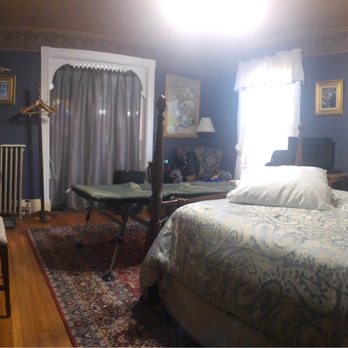 Holidae House Bed & Breakfast - Bed & Breakfast Near Me - Bethel, Maine