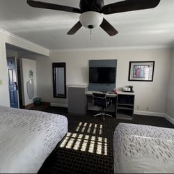 Sea Breeze Inn - Room