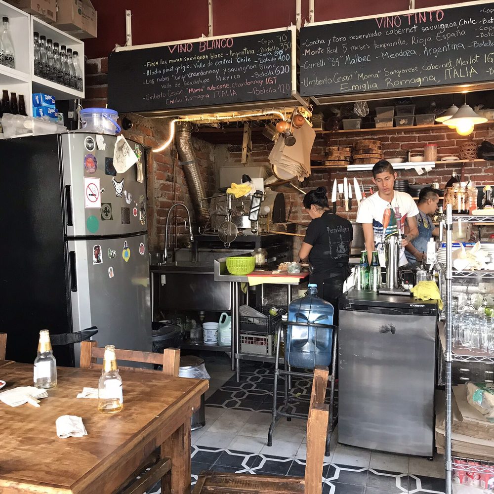 Nosferatu - Open kitchen, tiny but airy space. - Pizza Near Me - Ciudad de México, DIF Nosferatu - Open kitchen, tiny but airy space. - Pizza Near Me - Ciudad de México, DIF