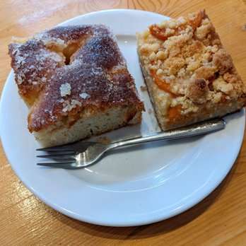 Domberger Brot-Werk - 07/09/22 Butter Cake, Apricot Cake - Bakeries Near Me - Berlin, BE