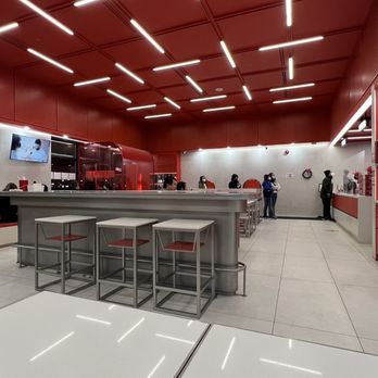 Bingz Crispy Burger - Interior - Burgers Near Me - Markham, Ontario