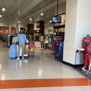 DICK'S Sporting Goods - Sporting Goods Near Me - West Covina, California