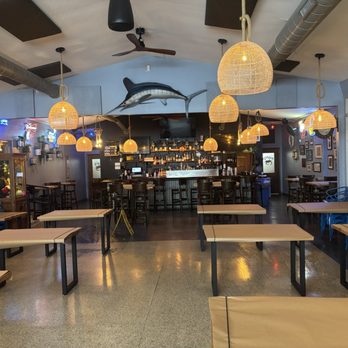 Captain James Crab House - Inside dining - Seafood Near Me - Baltimore, Maryland