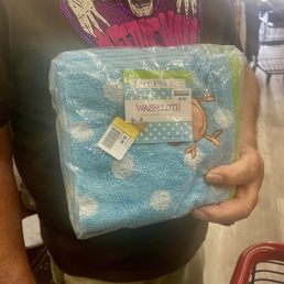 Note the Goodwill price & the Bed Bath & Beyond price sticker. Note the Goodwill price & the Bed Bath & Beyond price sticker.