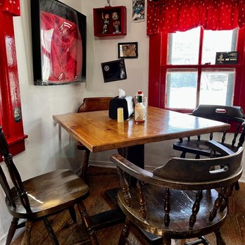 Olde Tyme Grocery - a table and chairs - Grocery Near Me - Lafayette, Louisiana Olde Tyme Grocery - a table and chairs - Grocery Near Me - Lafayette, Louisiana