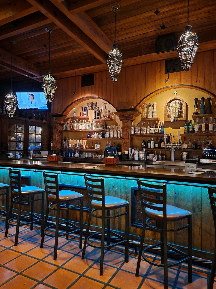 La Rosa Tequileria & Grille
