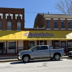 Chick's On The River - Exterior