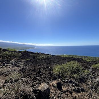 Captain Cook Monument - Landmarks & Historical Buildings Near Me - Captain Cook, Hawaii