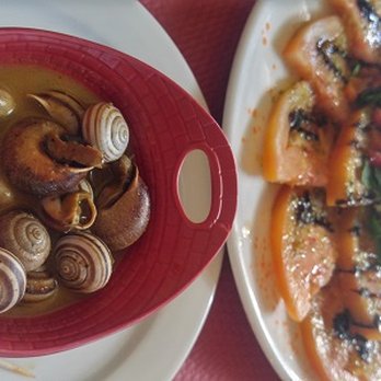 Aliatar los Caracoles - Los caracoles (escargot in spicy almond sauce) - Mediterranean Near Me - Granada, GR