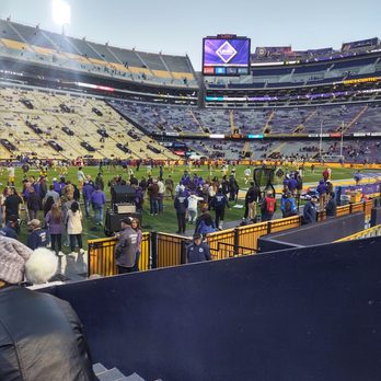 Tiger Stadium - Pre game warm ups - Stadiums & Arenas Near Me - Baton Rouge, Louisiana