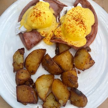 Kihei Caffe - Traditional eggs Benny but gluten free - Hawaiian Near Me - Kihei, Hawaii Kihei Caffe - Traditional eggs Benny but gluten free - Hawaiian Near Me - Kihei, Hawaii