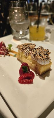 111 Queen St E Suite 555 by null