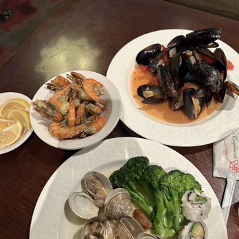 Borgata Buffet - Shrimp. Mussels, clams, sushi and broccoli - Buffets Near Me - Atlantic City, New Jersey Borgata Buffet - Shrimp. Mussels, clams, sushi and broccoli - Buffets Near Me - Atlantic City, New Jersey