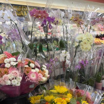 Lunardi's Markets - Floral dept - Grocery Near Me - Belmont, California Lunardi's Markets - Floral dept - Grocery Near Me - Belmont, California