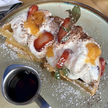 Namo Café Bistro - Edmonton Trail - Tiramisu Waffle - Breakfast & Brunch Near Me - Calgary, Alberta
