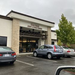 West Coast Joint and Spine - Exterior