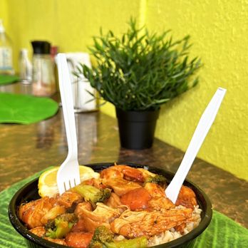 Green Envy - Chicken & Shrimp steambowl - Salad Near Me - Miami, Florida