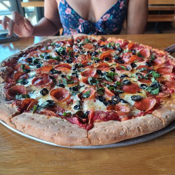 Aviator Pizza & Drafthouse - 18" pepperoni and basil with black olives - Pizza Near Me - Elgin, Texas