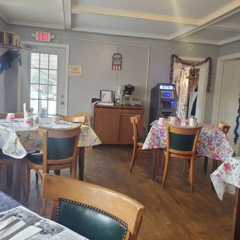 Ann's Family Restaurant - Anns Back dining area - Coffee & Tea Near Me - Auburn, New York Ann's Family Restaurant - Anns Back dining area - Coffee & Tea Near Me - Auburn, New York