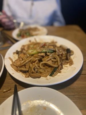 Momo Mee Asian Cuisine by null