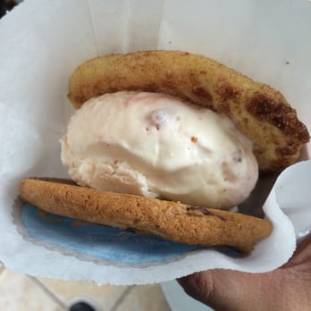 CREAM - strawberry cheesecake - Desserts Near Me - Berkeley, California CREAM - strawberry cheesecake - Desserts Near Me - Berkeley, California