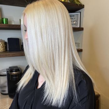 Lenna Kelly Does Hair - best blonde specialist - Hair Stylists Near Me - Beverly hills, California Lenna Kelly Does Hair - best blonde specialist - Hair Stylists Near Me - Beverly hills, California