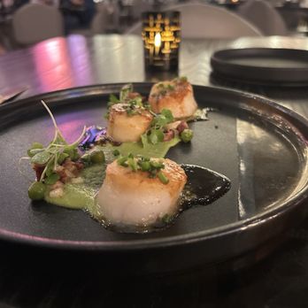 Hell's Kitchen - Seared Scallops - Cocktail Bars Near Me - Funner, California