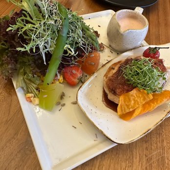 Restaurant Taverne - Swiss Food Near Me - Interlaken, BE Restaurant Taverne - Swiss Food Near Me - Interlaken, BE