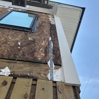 Supernova Construction & Remodeling - Rotten wood due to improper caulking (none) moisture barrier was installed wrong - General Contractors Near Me Supernova Construction & Remodeling - Rotten wood due to improper caulking (none) moisture barrier was installed wrong - General Contractors Near Me