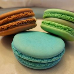 A Sweet Retreat - Toasted marshmallow, pistachio and mango passion fruit (lilikoi) .... ON POINT!!!