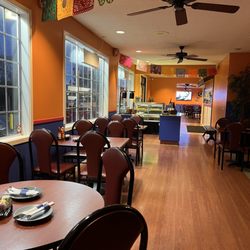 Mi Casita Mexican Cuisine - Dining area