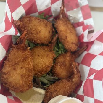 Beachside Social - Cocktail Bars Near Me - Virginia Beach, Virginia