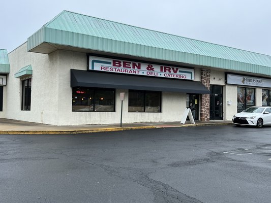 Ben & Irv's by null