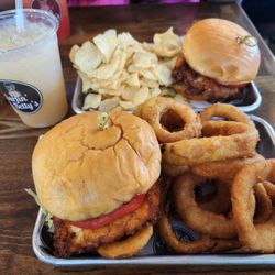 Surfin' Betty's Burger Bar