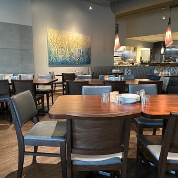 Pinstripes - Several empty tables while at restaurant. - Bowling Near Me - San Mateo, California