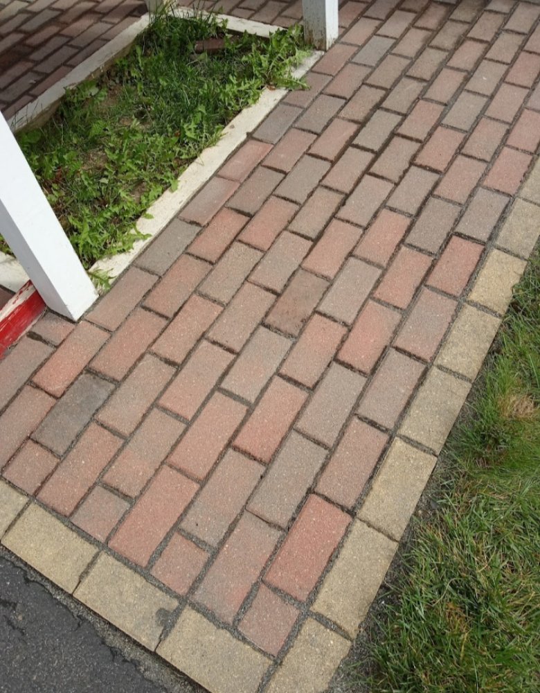 Slide of Handy Manny