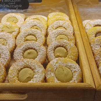 Alaska Silk Pie - Gluten-free lemon and raspberry thumb print shortbread cookies - Bakeries Near Me - Seattle, Washington Alaska Silk Pie - Gluten-free lemon and raspberry thumb print shortbread cookies - Bakeries Near Me - Seattle, Washington