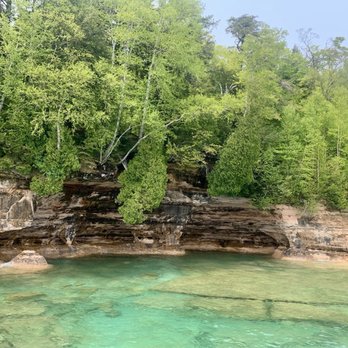 Shipwreck Tours - Lake Superior Walls of Rock - Boating Near Me - Munising, Michigan