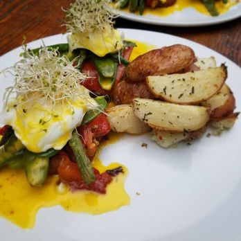 Toast - Smoked Veggie Benedict - Breakfast & Brunch Near Me - Temecula, California Toast - Smoked Veggie Benedict - Breakfast & Brunch Near Me - Temecula, California
