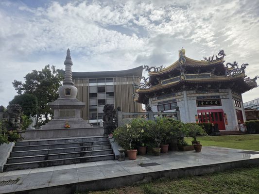 Kong Meng San Phor Kark See Monastery by null