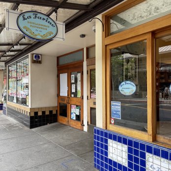 La Farine - the outside of a restaurant - Bakeries Near Me - Oakland, California
