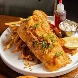 Whiskey Cake - Fish 'N Chips:
wild Alaskan cod, beer batter, dill crumble, Sazerac barrel aged malt vinegar, hand-cut fries, remoulade