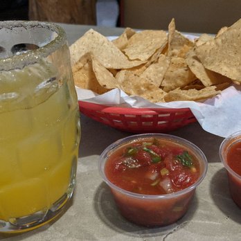 Valle Luna - Mango Margarita, chips with hot and regular salsa - Mexican Near Me - Chandler, Arizona Valle Luna - Mango Margarita, chips with hot and regular salsa - Mexican Near Me - Chandler, Arizona